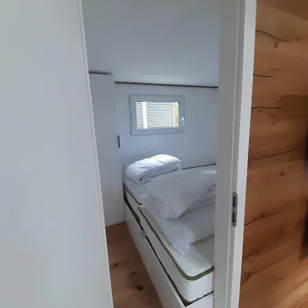 פארק נופש Naturama Brombachsee Tinyhaushotel פליינפילד